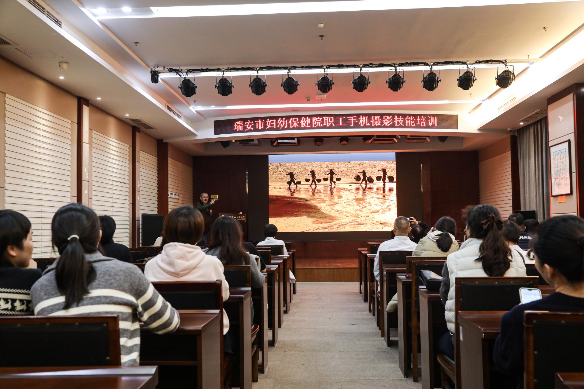 bf6e5255c358141603345ed13d3bb34